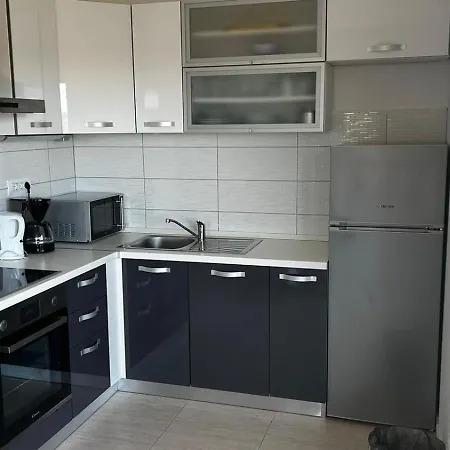 Sunny Day , Three Bedroom With Pool Apartmán *