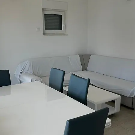 Apartmán Sunny Day , Three Bedroom With Pool *