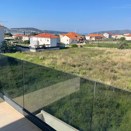 Sunny Day , Three Bedroom With Pool تروغير