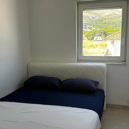 Sunny Day , Three Bedroom With Pool *
